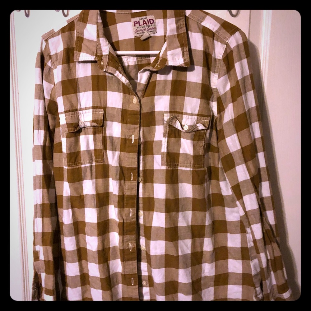 Women’s size large old navy plaid shirt
